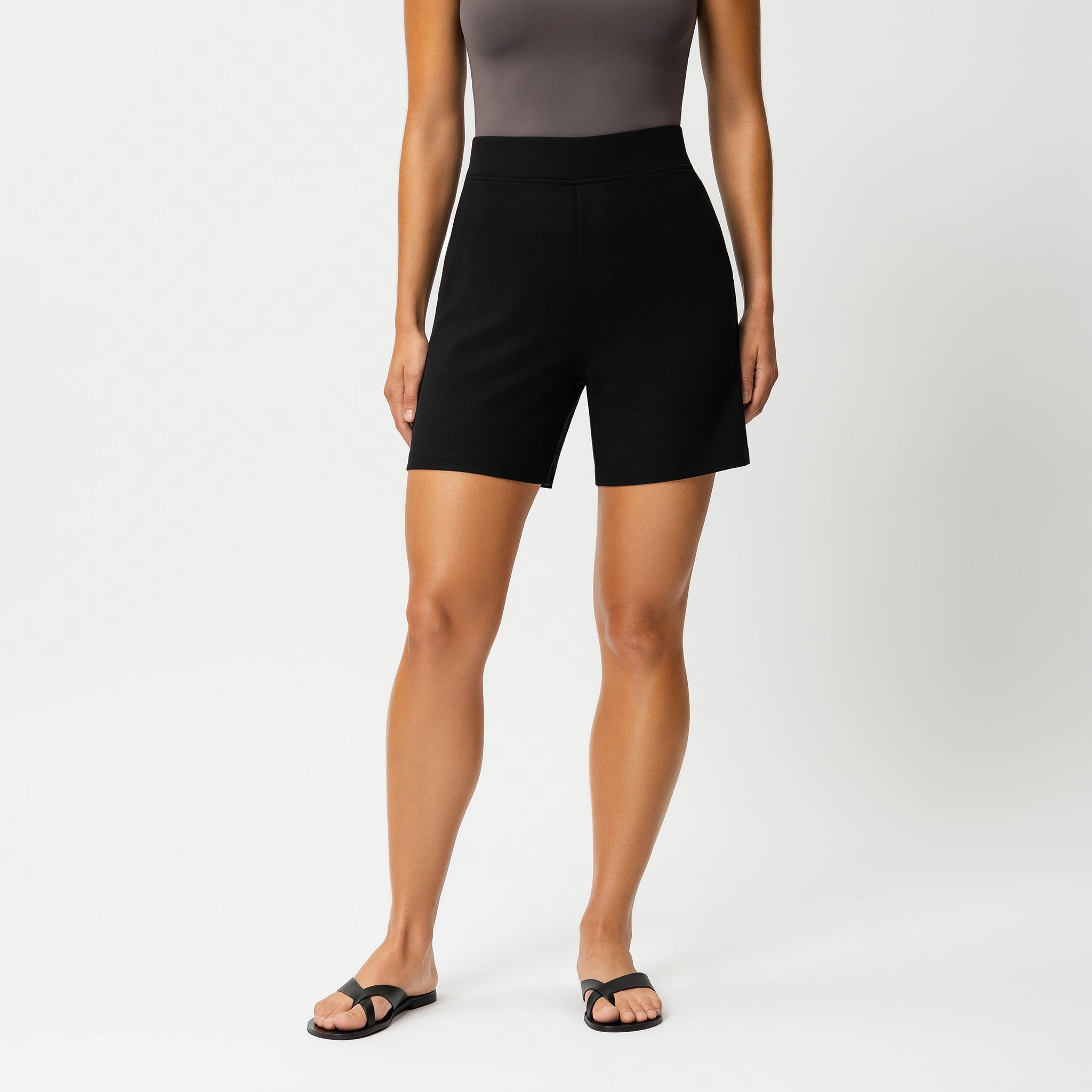 Light Ponte Shorts - Ninepine