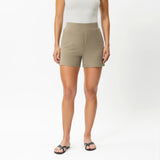 Light Ponte Shorts - Ninepine