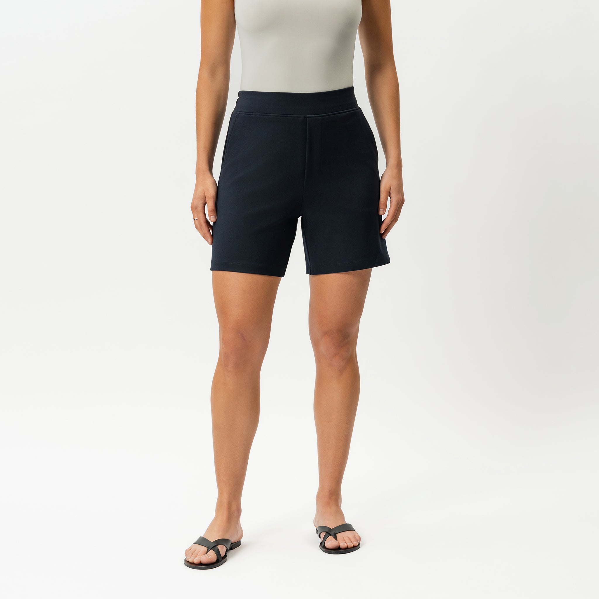 Light Ponte Shorts - Ninepine