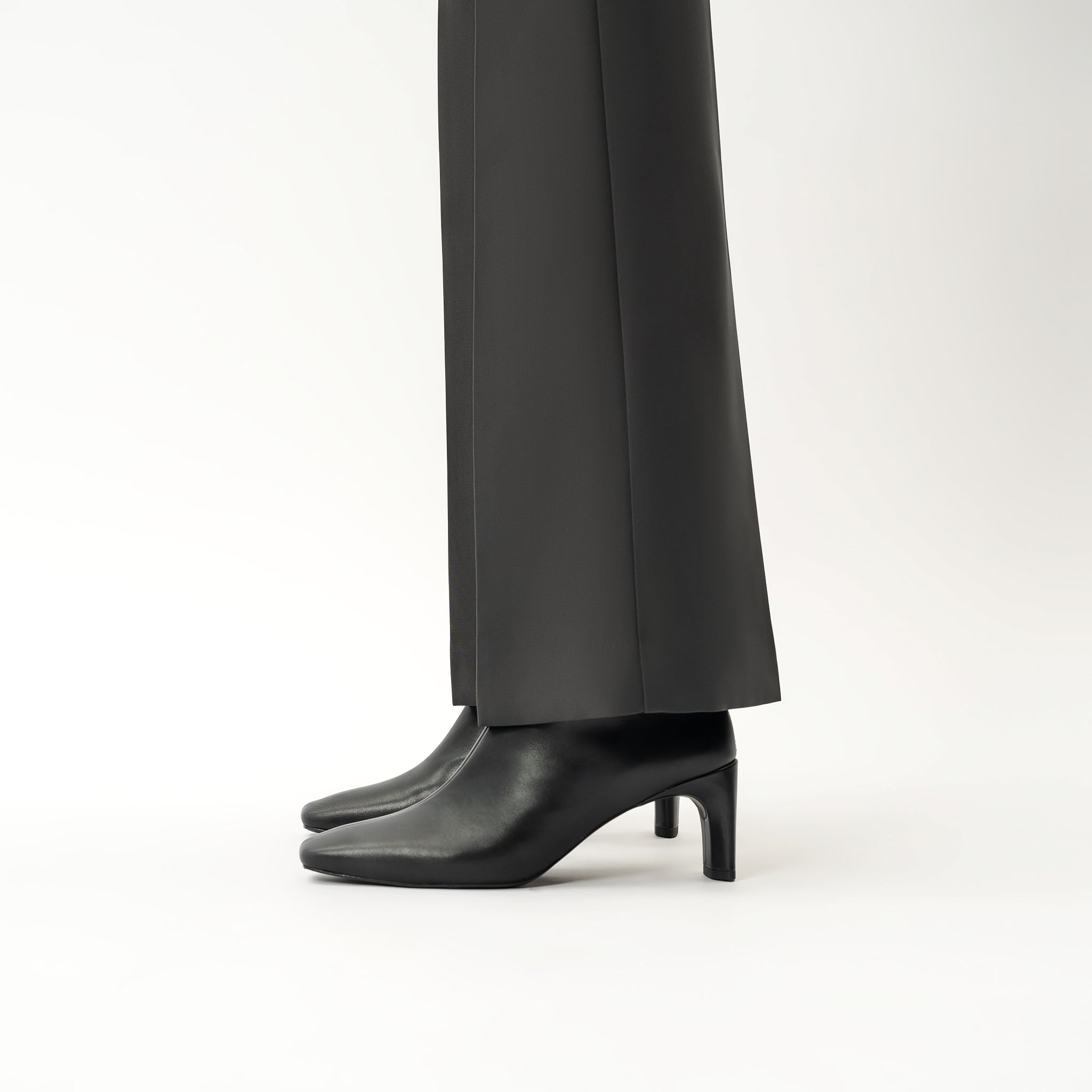 Crepe Bootcut Trouser - Ninepine