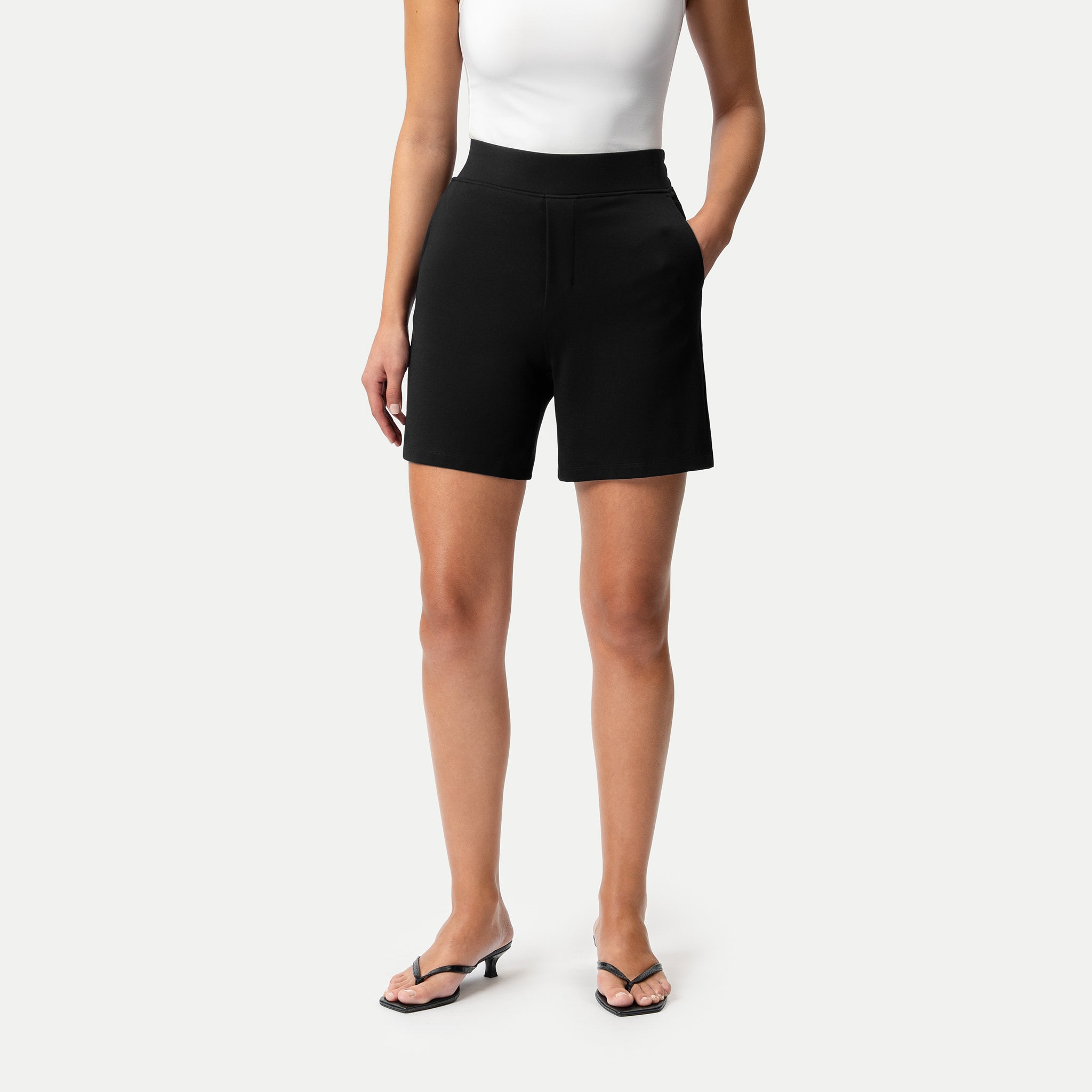 Light Ponte Shorts - Ninepine